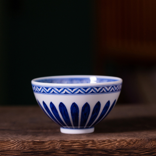 青花柴窯蓮瓣雞心杯