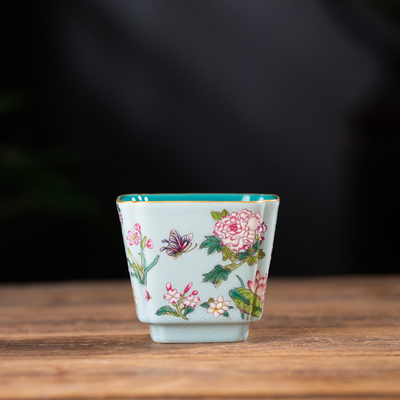 青的扒花粉彩蝶戀花主人杯